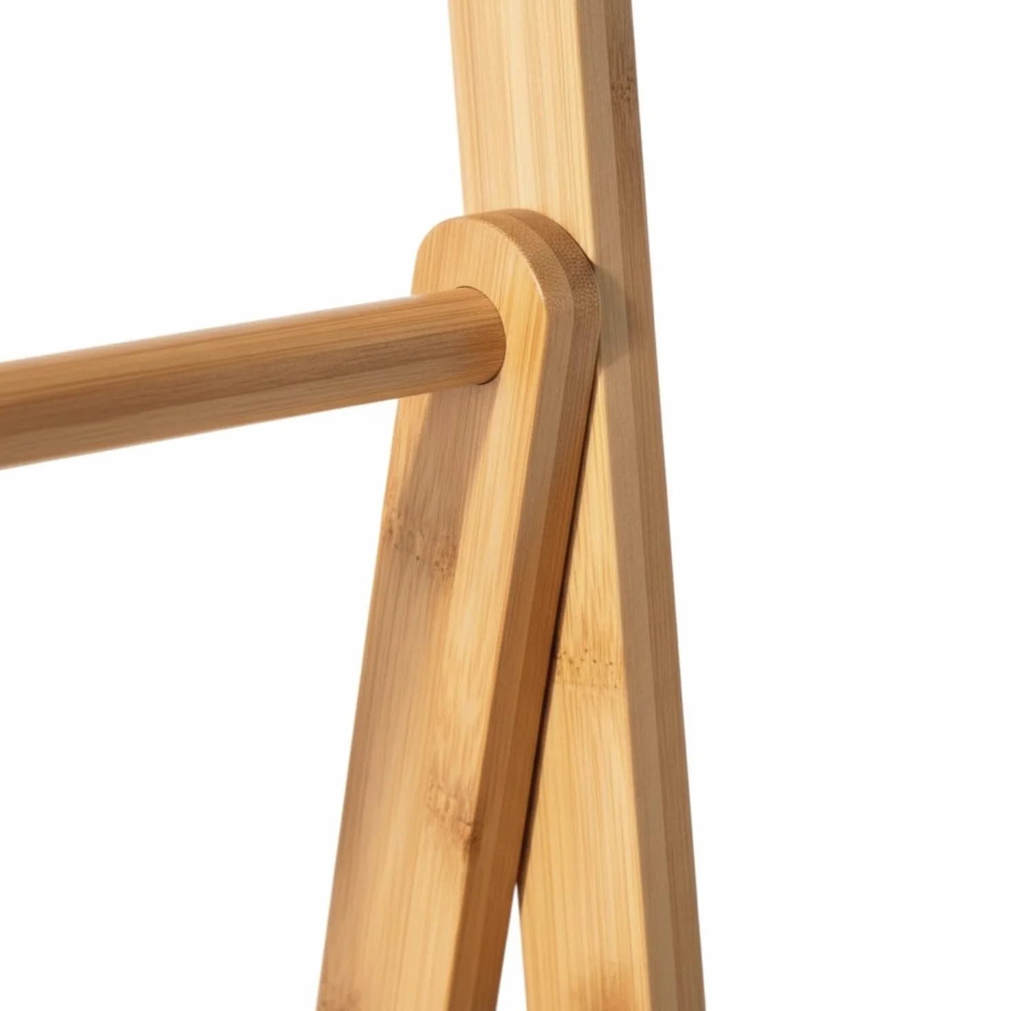 THINIA HOME - Toallero de Pie de Bambú Natural con 3 Estantes y 3 Barras, Mueble Auxiliar para Baño, Dormitorio o Lavandería, Estilo Nórdico, 53.2x32.4x152 cm
