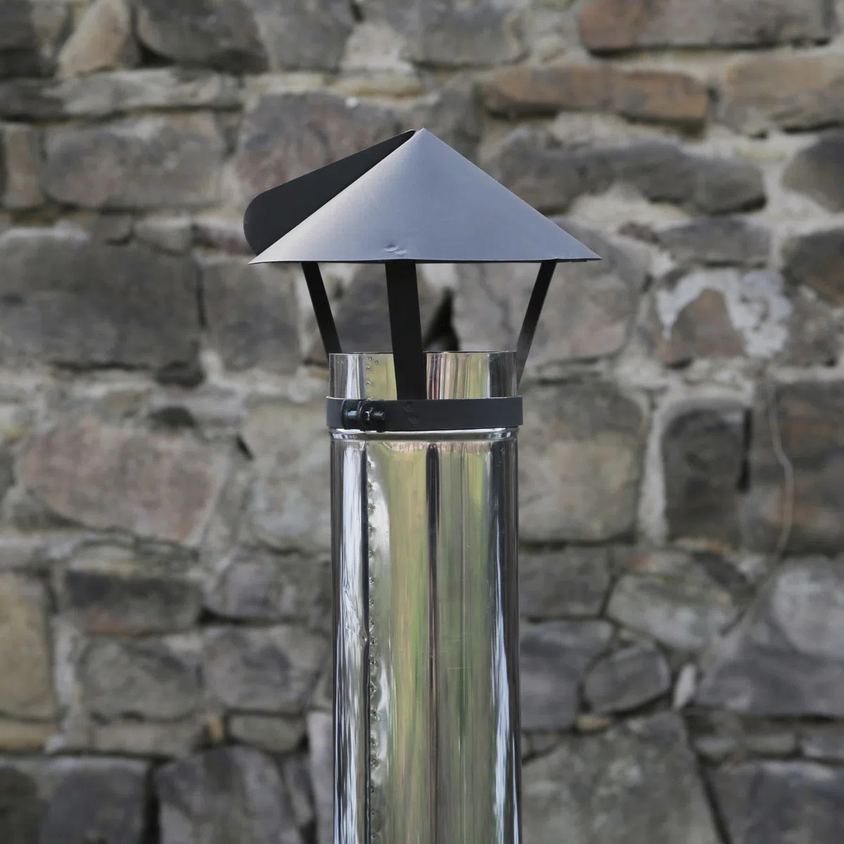 Cubierta para chimenea, tubo de humos, campana de lluvia, accesorio para chimenea, accesorio ajustable, color negro, con cierre de pinza, sombrero para chimenea (130 mm)