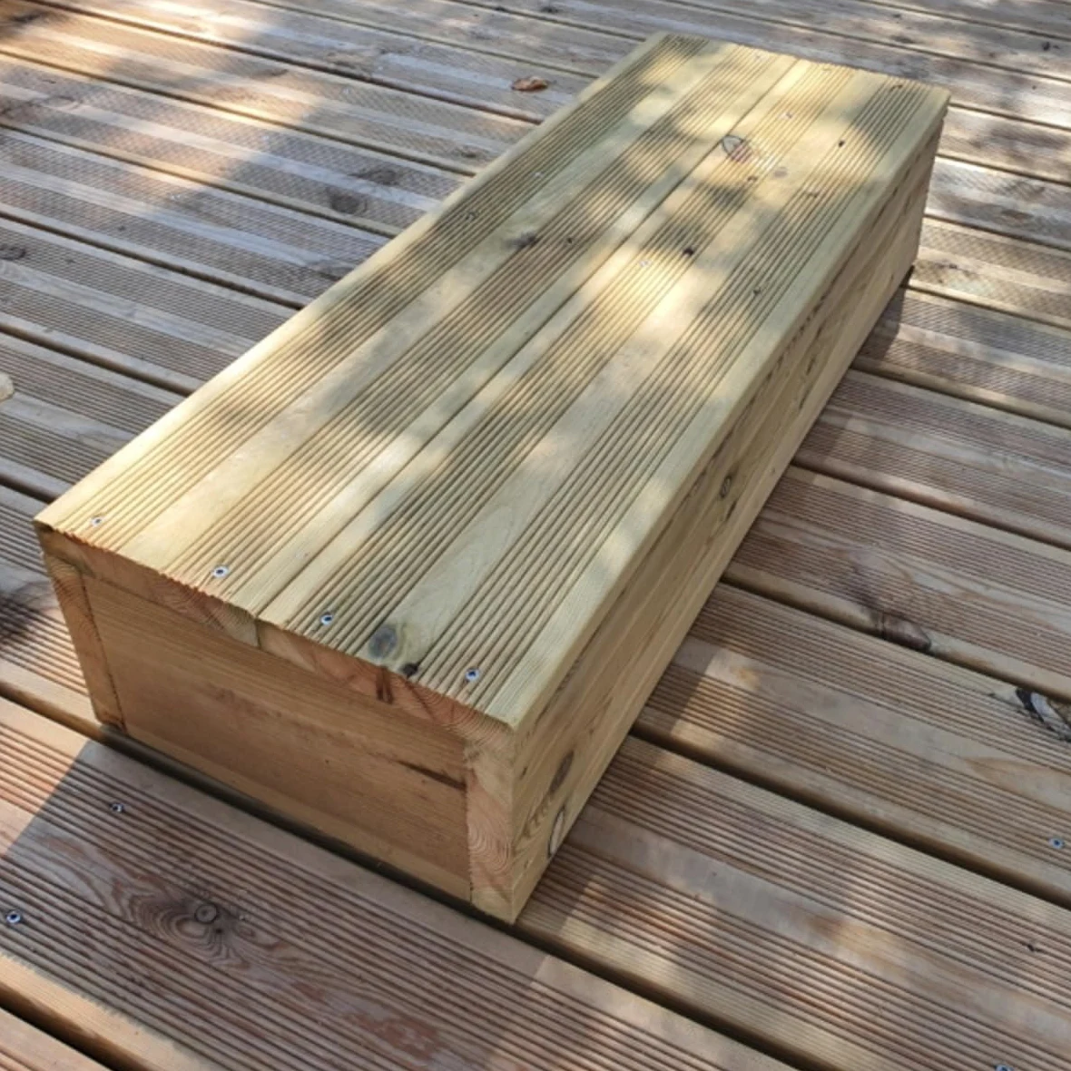 Los peldaños modulares Vinuovo permiten crear fácilmente un peldaño o una escalera exterior. - 2planchas - de 60 cm ancho - de altura 17 cm