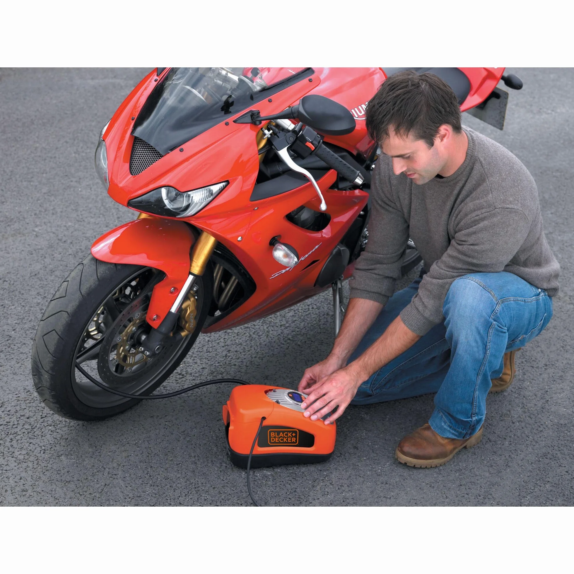 BLACK+DECKER Compresor de Aire Inflador con Cable, Potencia 160 PSI, Alimentación eléctrica 230V o corriente de coche CC 12V, Ajuste Digital de Presión, Auto-Apagado, ASI300-QS