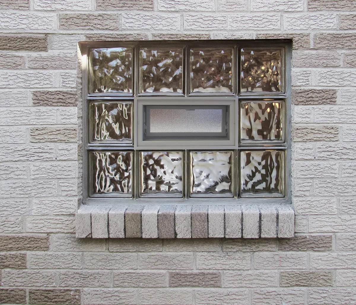 Ventana de ventilación para insertar en una pared de vitroladrillos o mampostería | Dimensiones 19 x 19 x 8 cm | Unidad de venta 1 ventana
