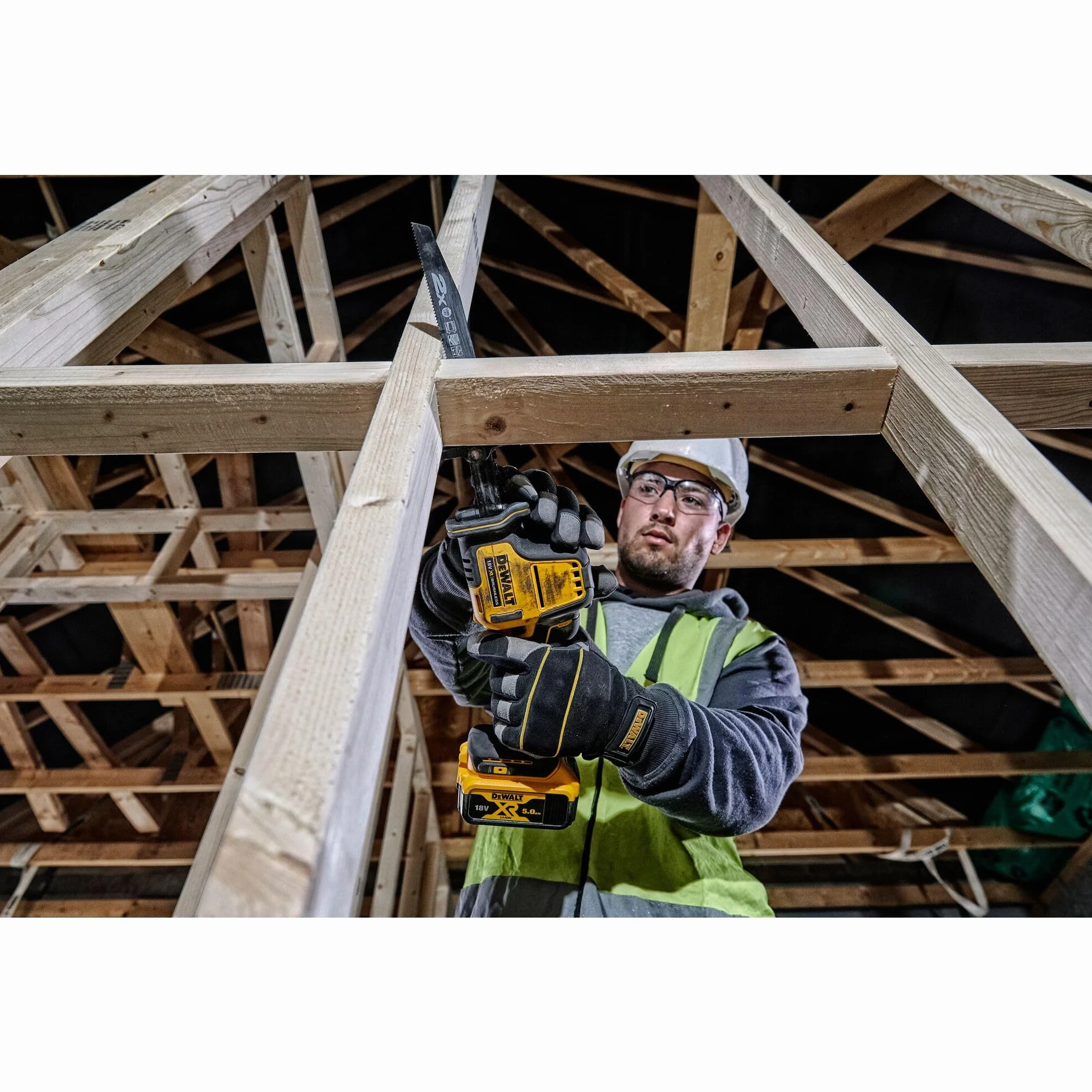 DEWALT DCS369NT-XJ - Mini-Sierra Sable XR 18V, Motor sin escobillas, En caja TSTAK, Sin Batería ni Cargador