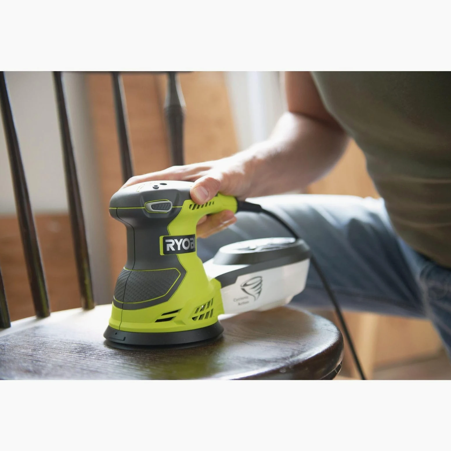 Lijadora orbital Ryobi ROS300