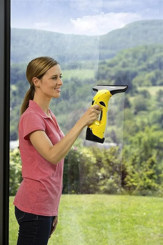 Kärcher Window Vac WV 2 Plus N Limpiadora de ventanas y cristales a batería (aspiradora limpiacristales), duración batería 35 min, peso 0,6 kg, botella pulverizadora, detergente concentrado 20 ml