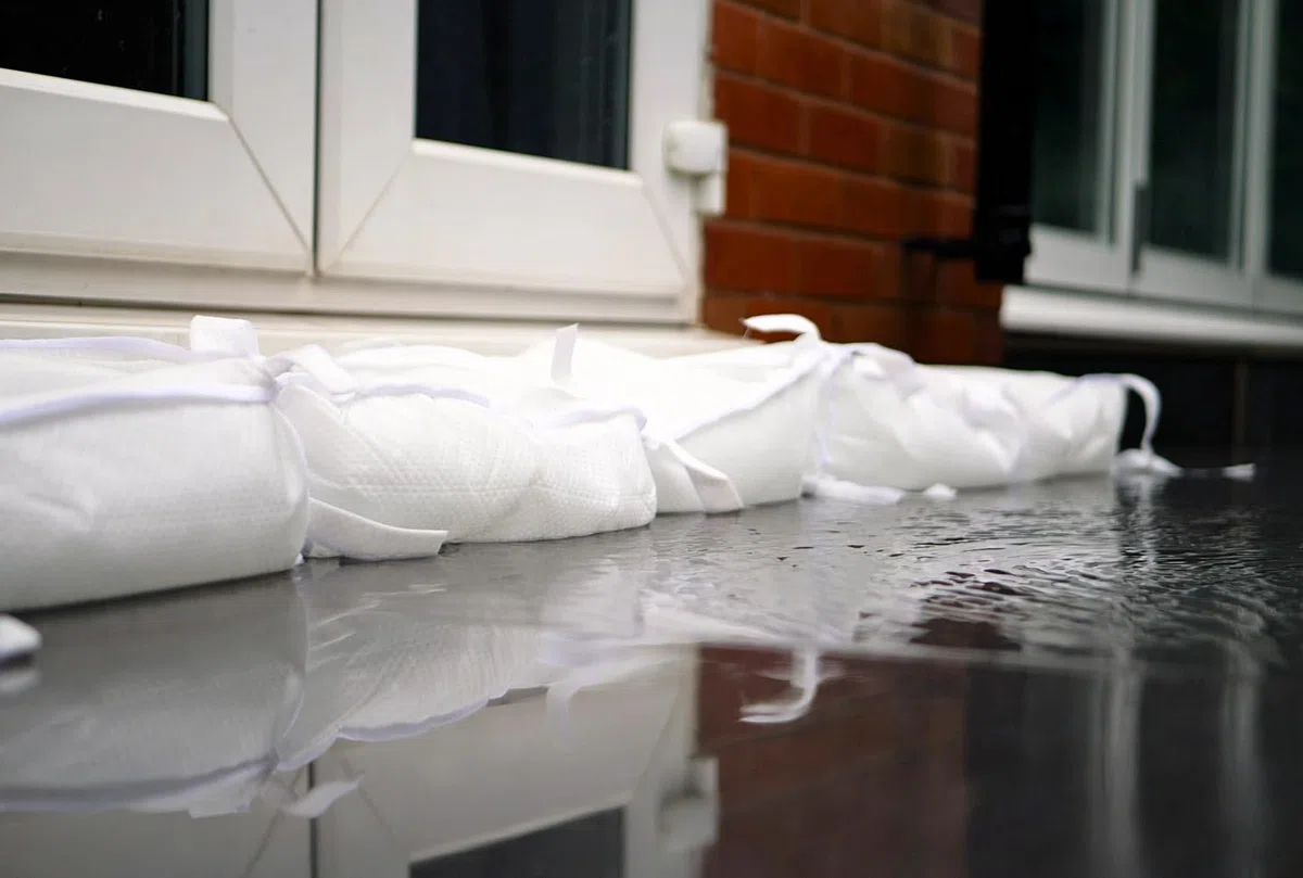 Speedwellstar Paquete de 5 Bolsas de protección contra inundaciones de absorción rápida de 20000 ml, Bolsas absorbentes de Agua, sin Arena, barreras Resistentes para Control de Agua de Emergencia