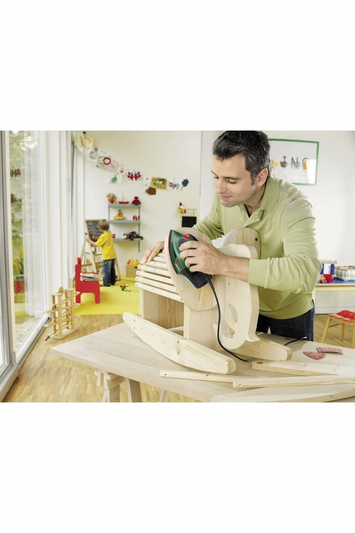 Bosch multilijadora PSM 80 A (80 W, velocidad de vibración 20.000 min-1, superficie de lijado 104 cm², 3 hojas de lija RedWood, maletín)