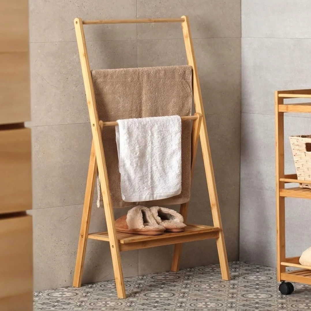 LOLAhome Toallero de pie Triple de bambú Natural 100x53x30 cm Estante 46,5x23 cm