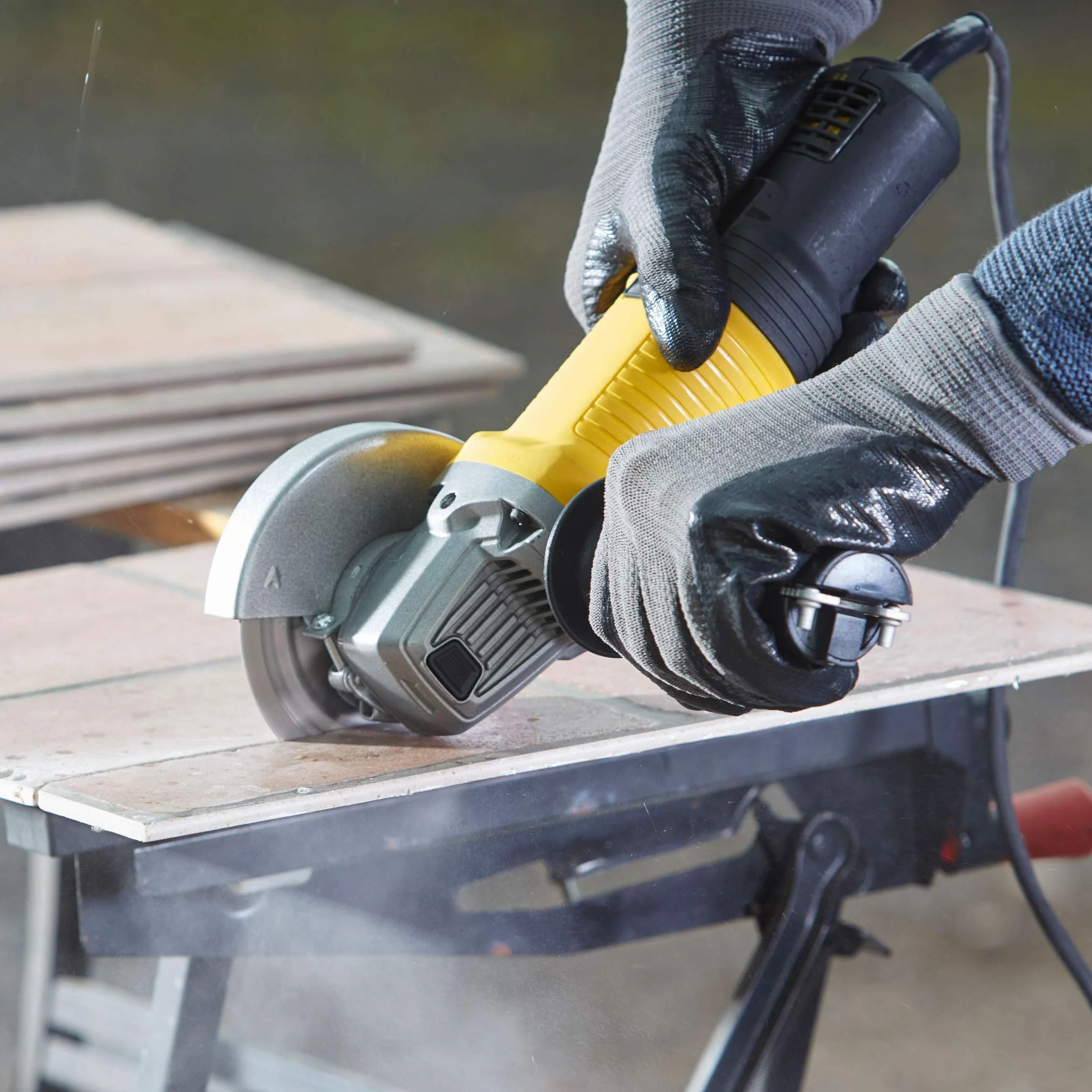 STANLEY FATMAX FMEG210-QS - Amoladora 115mm eléctrica de 850W, 12.000 rpm